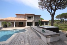Recently built villa with large landscaped garden and private tenis court