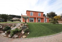 Recently built villa with 4 bedrooms, pool and 2000 m² garden
