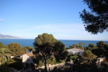 Вилла с 9 спальнями, внутренним и внешим бассейнами, рядом с морем и Монако