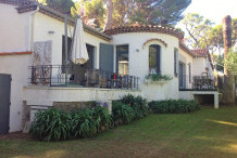 In the heart of Cap d'Antibes, recently renovated villa with 4 bedrooms and pool