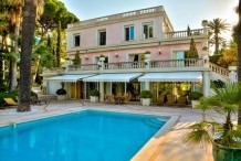 Belle villa 410 m² avec vue sur la mer et piscine chauffée, à 2 pas des plages de Juan les Pins