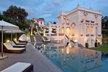 Magnifique villa avec 5 chambres, grande piscine et vue mer au Cap d'Antibes