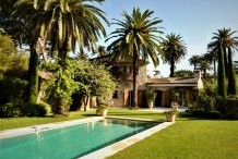 Charming property in the gated area on the west side of Cape d'Antibes