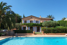 Provencal villa with sea view, walking distance to the center of St Tropez
