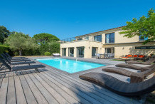 Modern villa with swimming pool, 300 m to the beach
