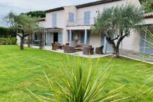 Recently renovated 6 bedroom villa with swimming pool, 2 steps from La Place des Lices