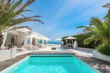 Water edge villa with 4 bedrooms on Cap d'Antibes