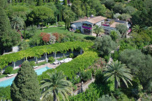 Magnifique villa avec une parc et immense piscine à Cannes