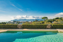 RENT 6-BEDROOM VILLA WITH SEA VIEW, TERRACES AND HEATED SWIMMING POOL IN THE RESIDENTIAL CROIX DES GARDES AREA OF CANNES