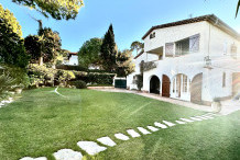 Provencal style 5 bedroom villa,  2 steps from the sea, near Eden Roc hotel