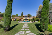Villa de luxe au Cap d’Antibes avec une très belle piscine, plage Keller à 5 min à pied
