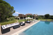 LOCATION BAIE DE ST TROPEZ - FANTASTIQUE VILLA NEUVE - 6 CHAMBRES - JARDIN 10 000 M²