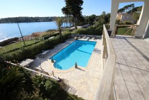 Waterfront property with sea view