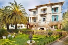 Villa Belle Epoqueavec un très beau jardin de 2000 m  et piscine, proche mer et Monaco