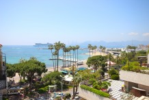 Appartement moderne avec une vue sur le mer et grande terrasse, proche Palais