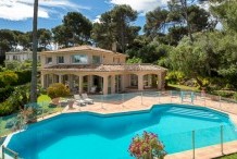 Jolie maison avec une vue mer panoramique, grande piscine et tennis