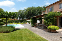 Villa provençale 220 m avec piscine et 4 chambres, proche plages