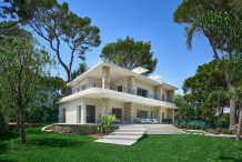 Belle villa moderne avec une vue sur le mer,  proche plage de la Garoupe.