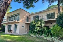 Villa avec piscine et vue mer au Cap d'Antibes