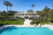 Magnifique villa de luxe avec grande piscine chauffée à 2 pas de la plage de la Garoupe