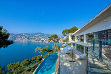 Belle maison moderne avec une vue sur la mer et grande piscine,  à 2 pas de la plage